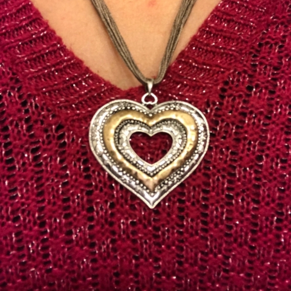 Two Tone Heart Necklace Set - Picture 5 of 6